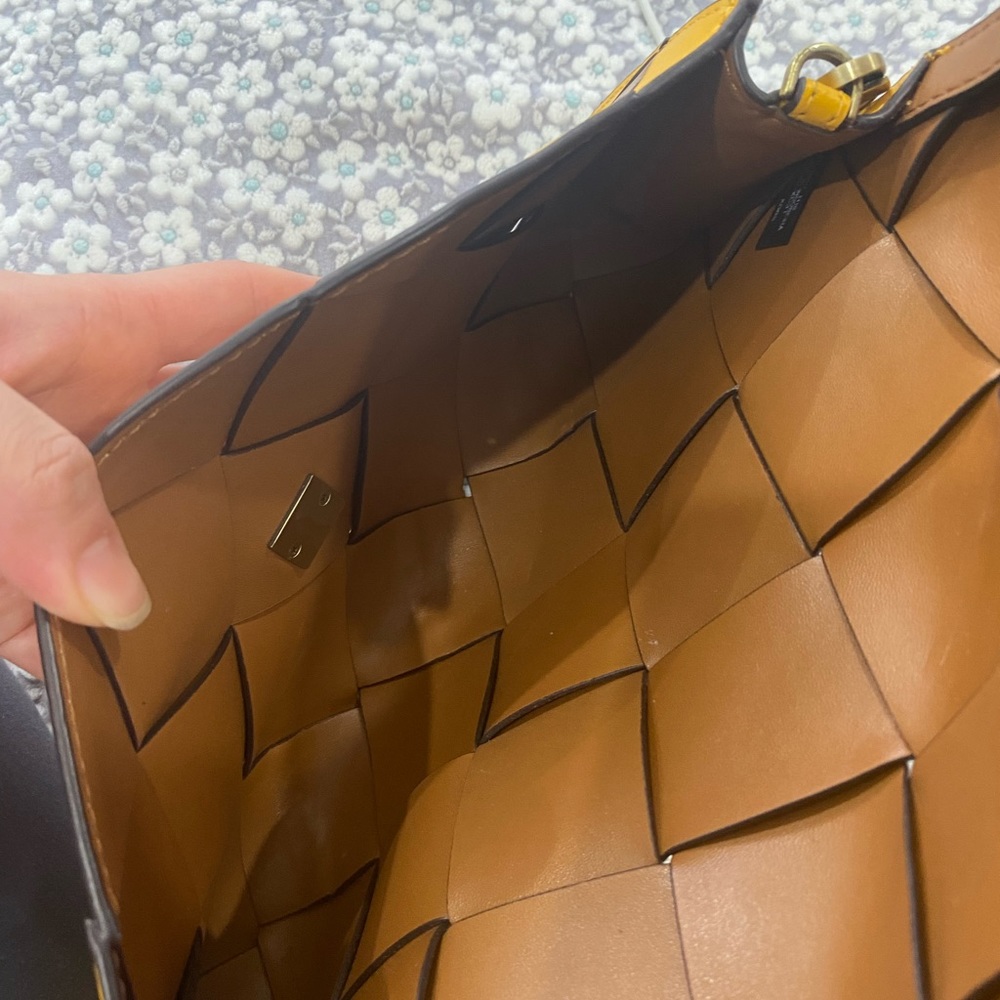 Michael Kors Mott Clutch in leather with silver-tone hardware. - Picture 7 of 7